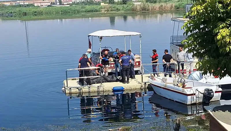 Fırat Nehri'nde Bulunan Gizemli Erkek Cesedi, Olayı Derinleştiriyor