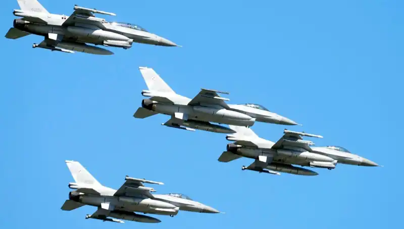 ABD, Ukraynalı Pilotları F-16 için 310 Milyon Dolarla Eğitecek!