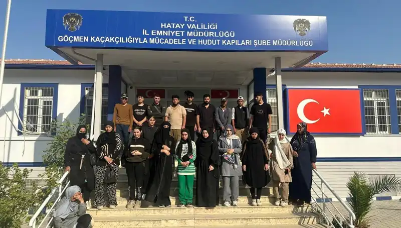 Minibüste Yasa Dışı 24 Göçmen Yakalandı: Olayın Ayrıntıları Ortaya Çıktı