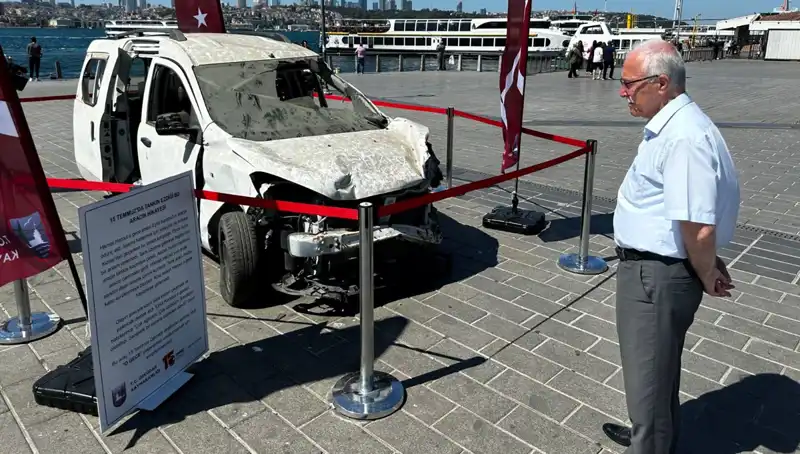 15 Temmuz Darbesinin İzleri: Tankın Ezdiği Araçlar Sergiyle Anlatılıyor