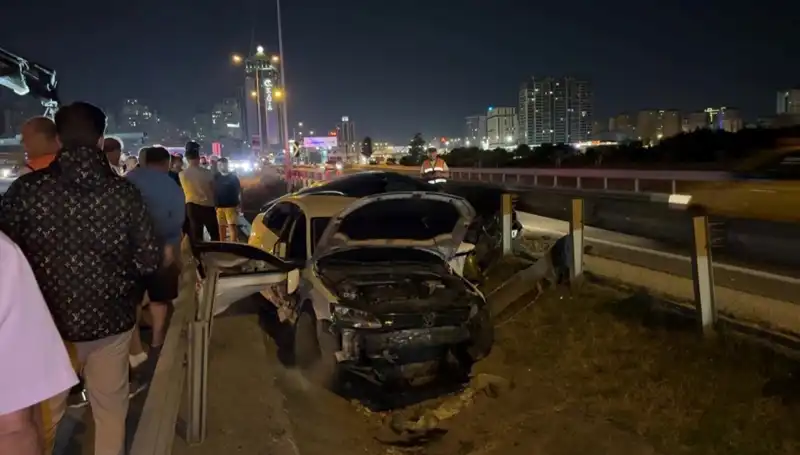 İki Otomobilin Yolu Ayrıldı: Kazanın Ayrıntıları Şok Edici