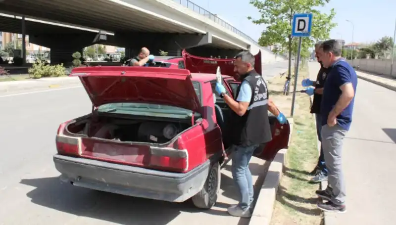 Çaldığı Aracın Yakıtı Bitti, Yeni Araç Tentasyonuna Kapıldı!