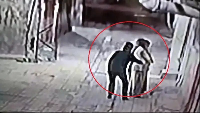 Kapkaççıları Avlamak İçin Pazarcı ve Simitçi Kılığına Giren Polisler