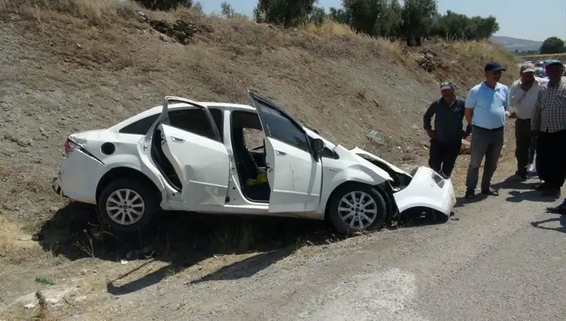 Kilis'te Feci Trafik Kazası: Otomobiller çarpıştı, Yaralılar Hastaneye Kaldırıldı!