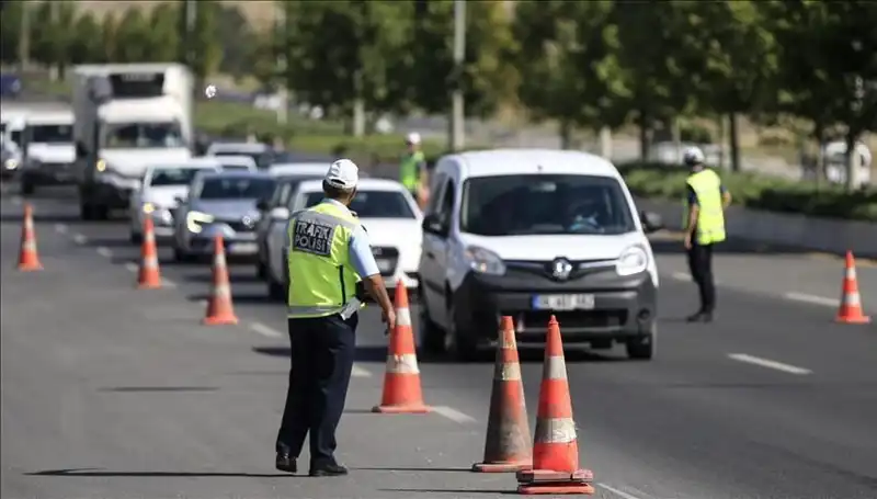 Tünel Trafiği Felç Oldu: Konvoy Eylemi Şehirde Gemileri Kaldırdı
