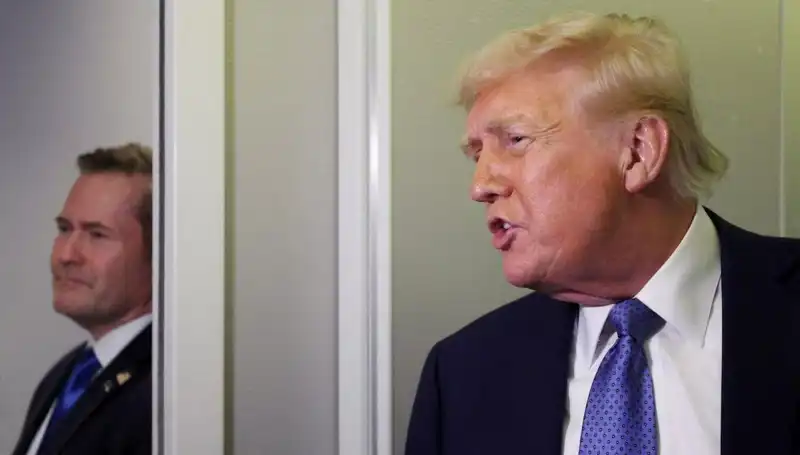 Trump'ın Sızıntı Skandalı: Mike Waltz Görevden Alındı