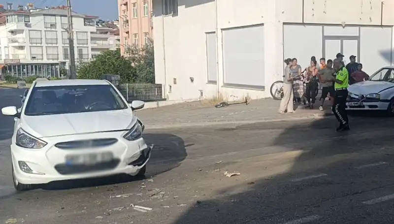 Antalya'da Feci Kaza: İki Otomobil Çarpıştı, Detaylar Şok Etti!