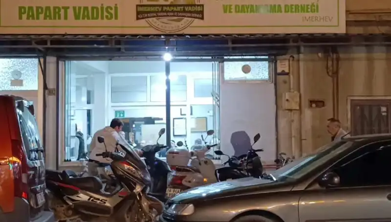 Lokalde Gelişen Bıçaklı Kavga: Bir Kişi Ağır Yaralandı
