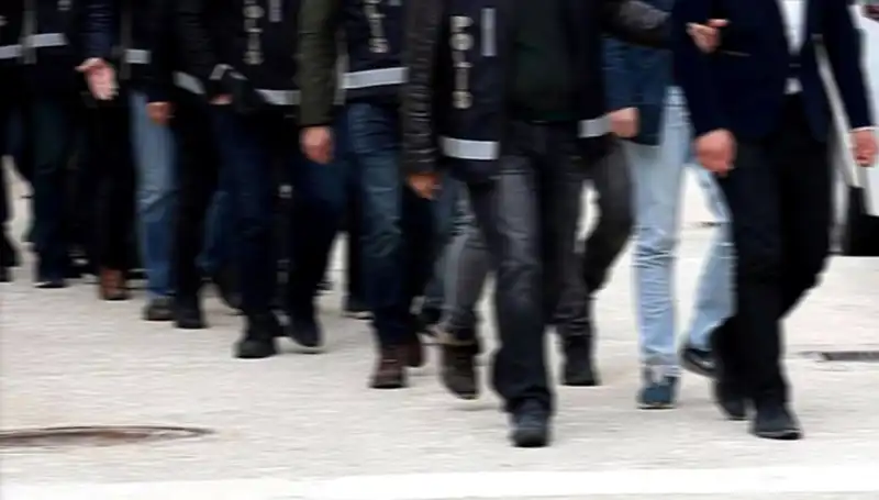 Kadın Profiliyle Tuzak Kurup Gasp Ettiği İddia Edilen Çetenin Yöntemi