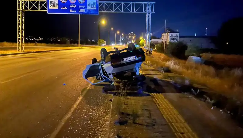 TIR'ın Sıkıştırdığı Otomobil Takla Attı: Olay Anı ve Yaralı Durumu