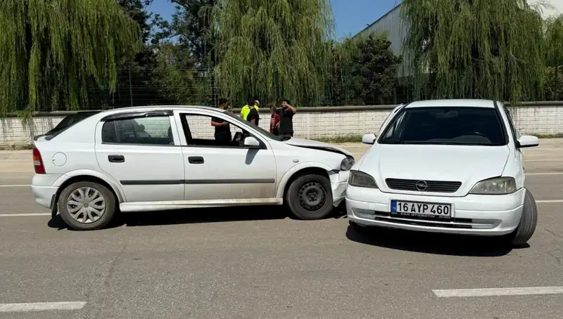 İki Otomobilin Çarpışması Sonucu İki Yaralı: Detaylar Ortaya Çıktı