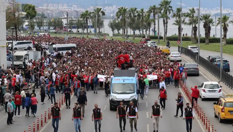 İzmir'de Grev Eylemleri 4. Gününde: İşçiler Hakkını Arıyor