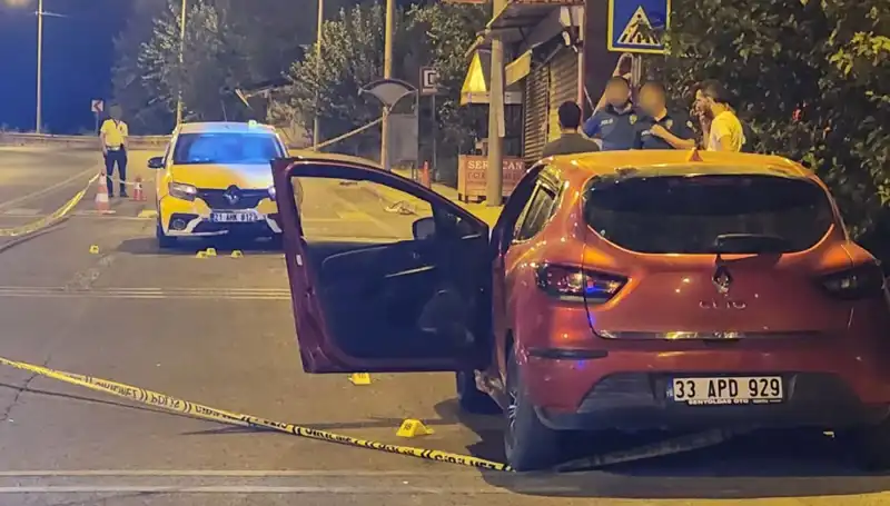 Otomobil Çatışması: Şehir Merkezinde Kanlı Kavga, 2 Ölü, 5 Yaralı!