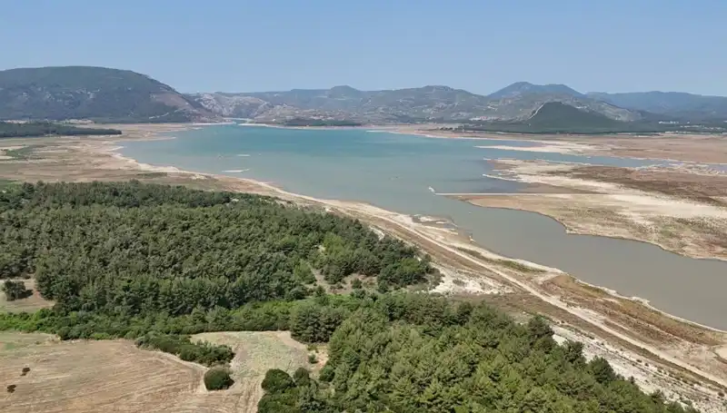 İzmir'de Ekonomik Durgunluk Alarmı: Geçen Yıla Göre İşsizlikte Yüzde 50 Düşüş!