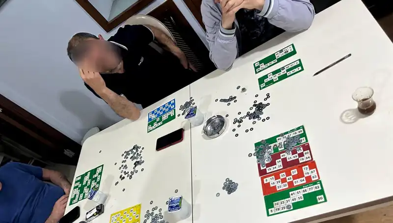 TikTok Canlı Yayını Polis Baskınıyla Sonlandı: 22 Kişi Suç Üstü Yakalandı!
