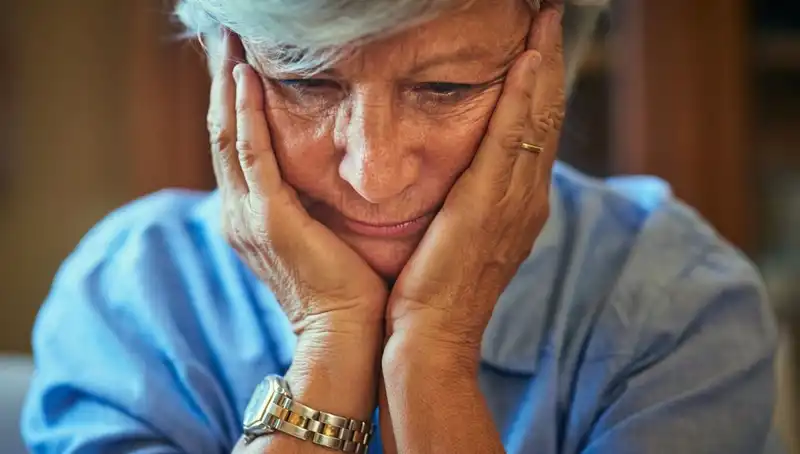 40'lı Yaşlarındaki Kadın Alzheimer Tanısı Aldı: Stresi Erken Uyarı İşareti Olarak Gördü