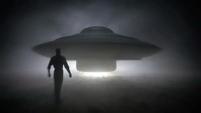 Uzaylıların İnsanlığa Tehdit Oluşturduğu Uyarısı: UFO Uzmanından Çarpıcı Açıklamalar
