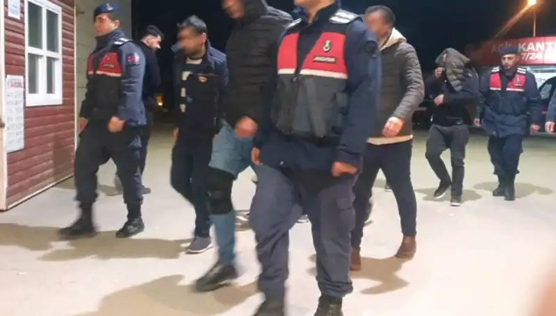 Bağ Evinde Uyuşturucu Partisi: 30 Kişiye Baskın Düzenlendi