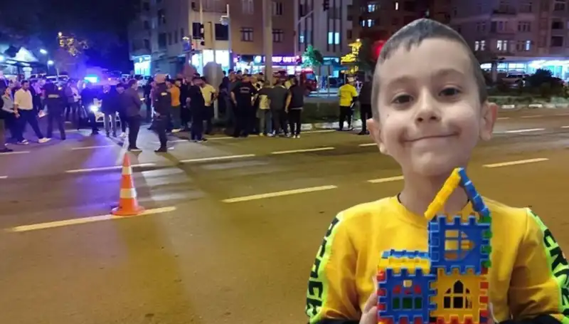 8 Yaşındaki Çocuk Kamyonetin Çarpmasıyla Hayatını Kaybetti: Aile Yas Tutuyor
