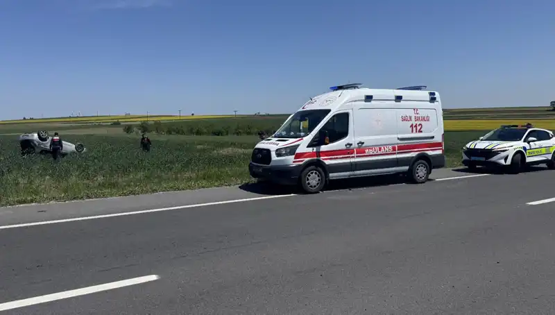 Edirne'de Feci Kaza: Otomobil Devrildi, Çift Yaralandı!