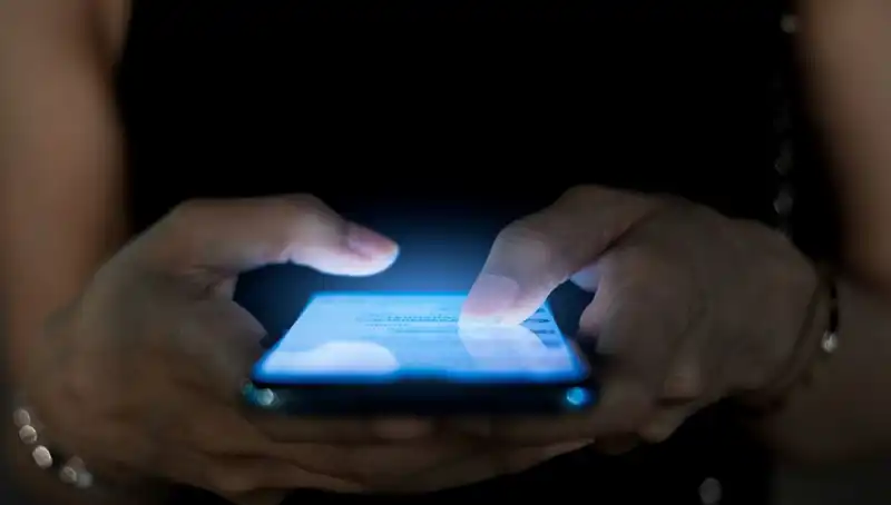 Narsisizmin Sinyalleri: Telefon Alışkanlıklarımız Üzerine Şaşırtıcı Psikolojik Tespitler